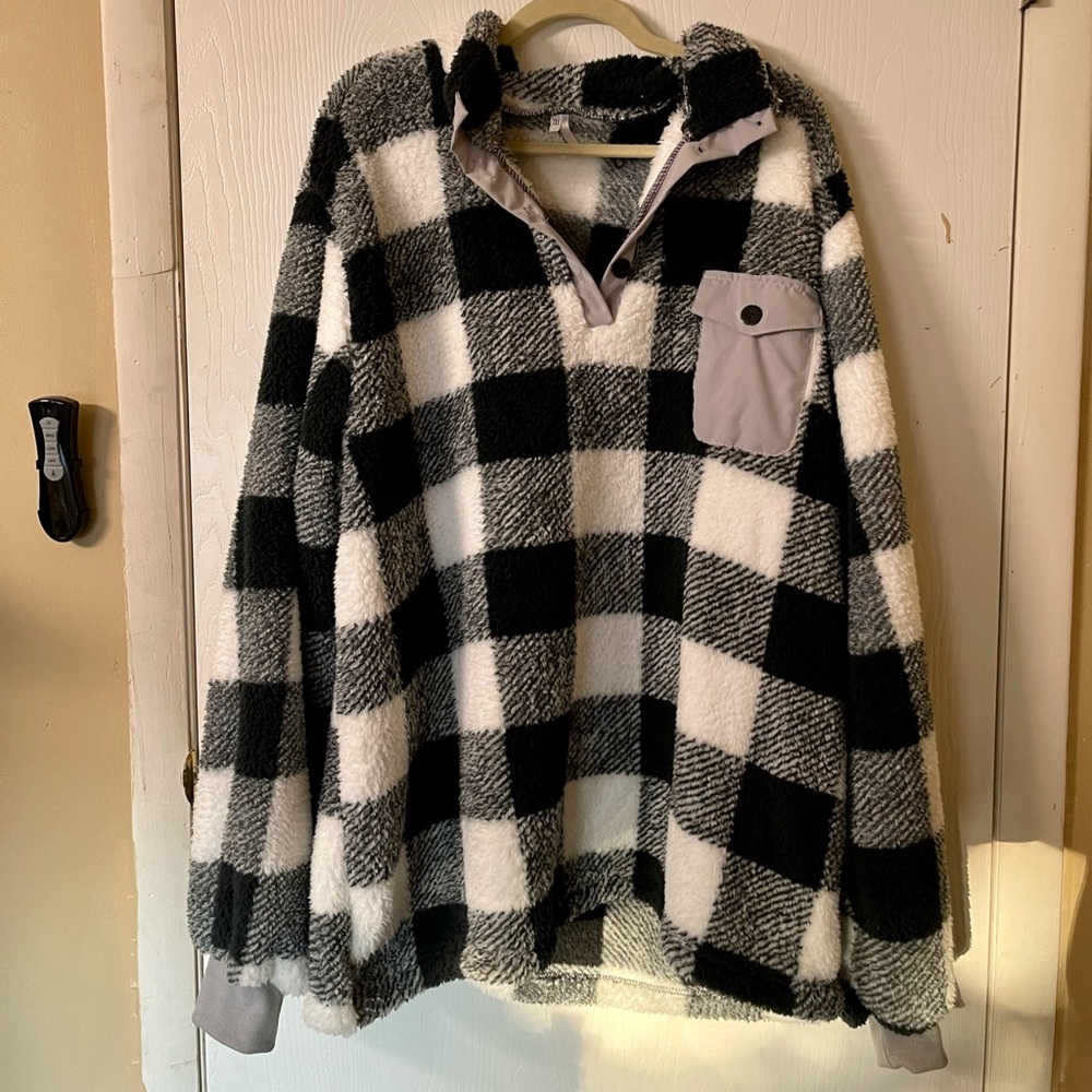 Chicyea sweatshirt in size 3XL NWOT